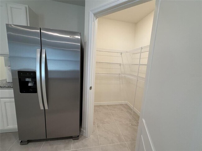 Building Photo - 1511 Ellesmere Ave