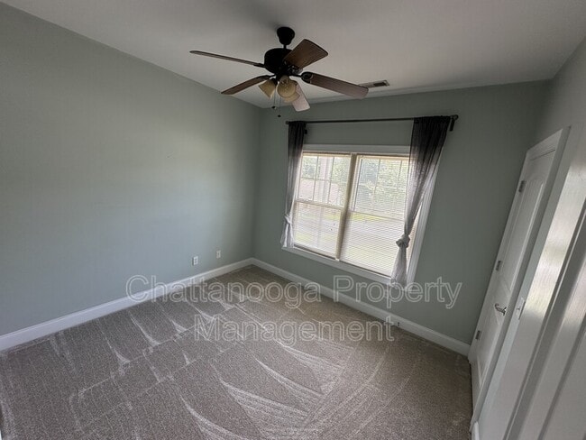 Building Photo - 9936 Falcon Crest Dr