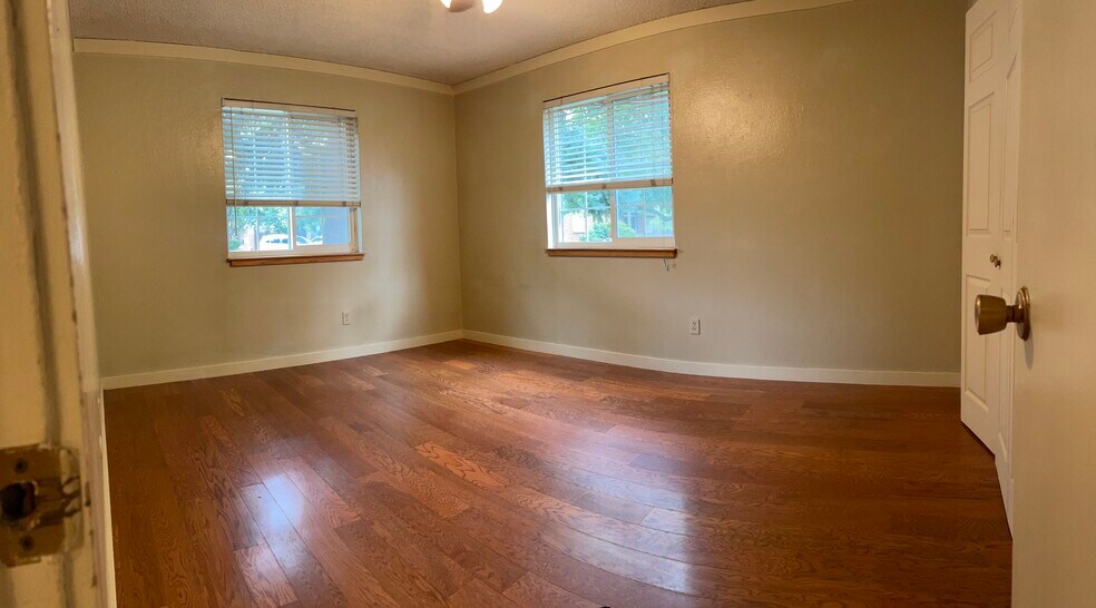 Building Photo - 3250 O'Neal Cir