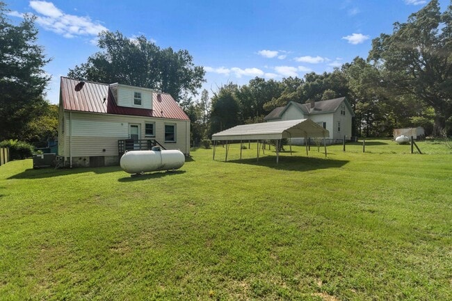 Building Photo - Newly Remodeled 3-Bedroom Home in Town of Blackstone!