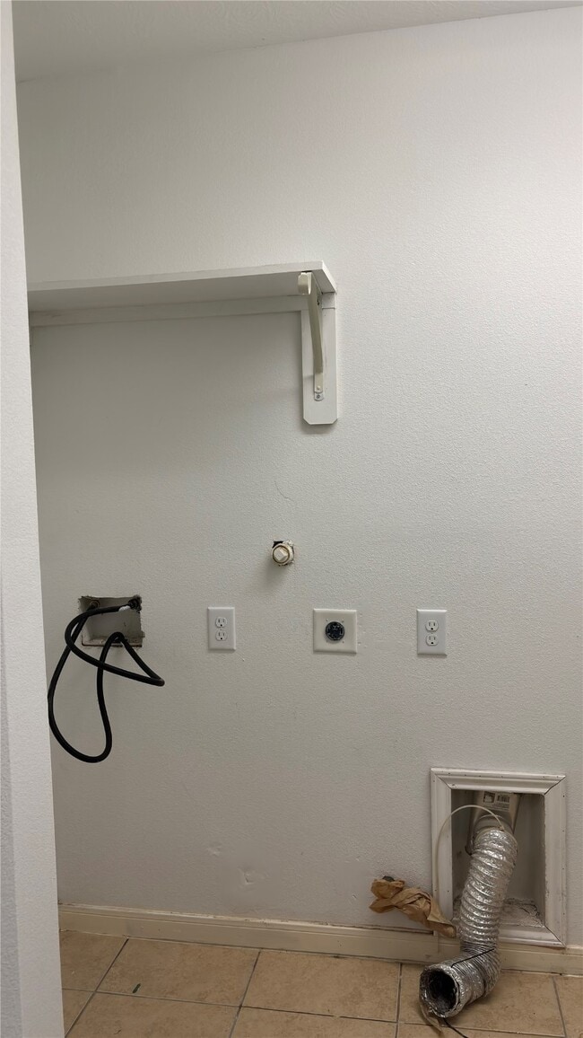 Building Photo - 4911 Oleander St