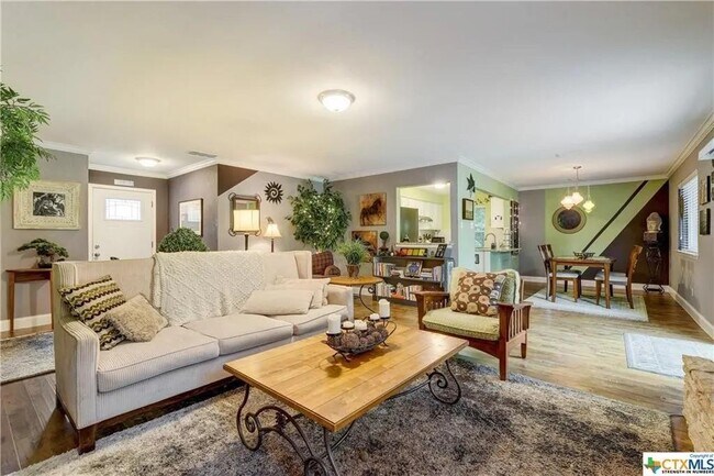 Building Photo - 13218 Villa Park Dr