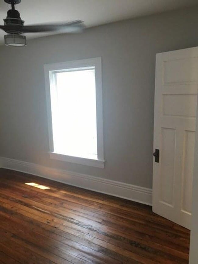 Building Photo - 1131