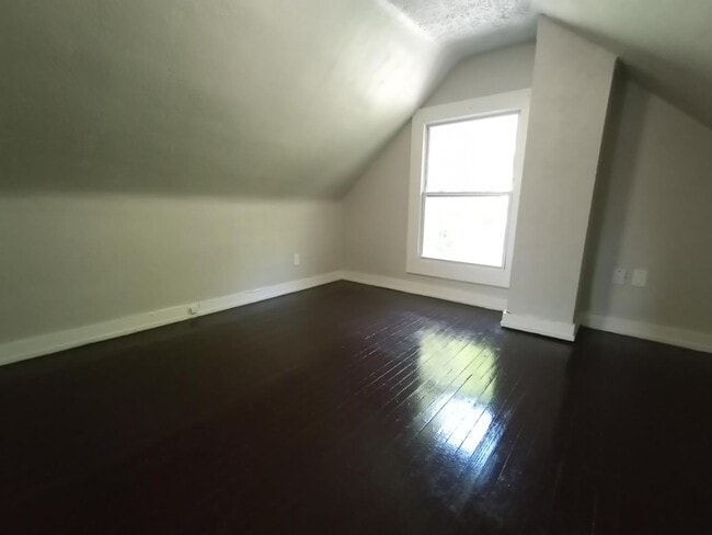 Building Photo - 117 Oak Park Dr