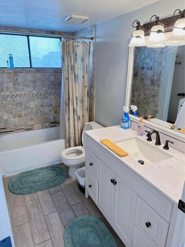 Building Photo - 5018 E Downing St