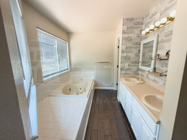 Building Photo - 5545 Chad Ct