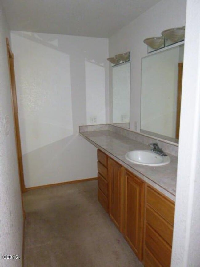 Building Photo - Lovely South Kalispell Home