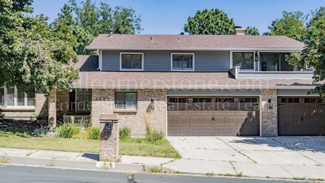 Building Photo - 3427 Clubheights Dr