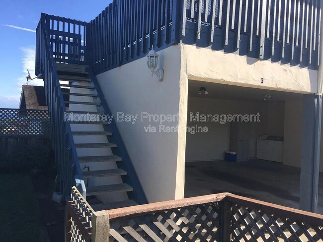 Building Photo - 900 Belden St