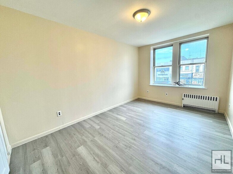 Building Photo - 86 STREET