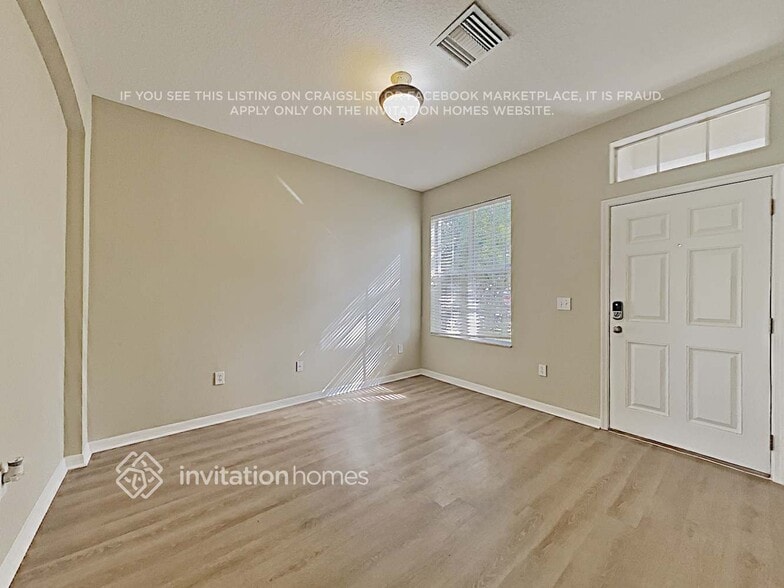 Building Photo - 8211 Crescent Moon Dr