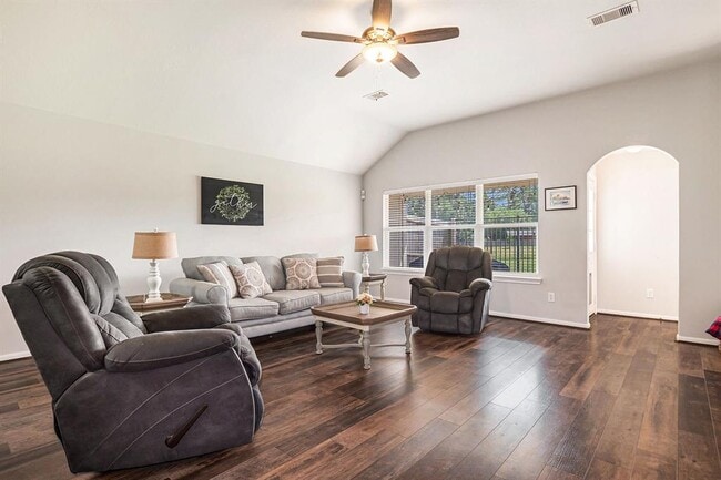 Building Photo - 12107 Lakewood Villa Dr