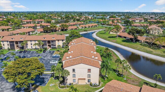 Building Photo - 812 Sky Pine Way