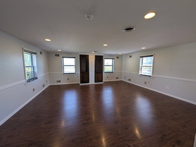 Building Photo - 289 Colorado St