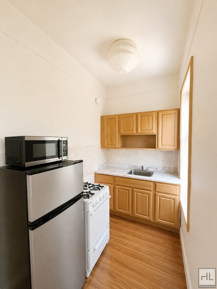 Building Photo - BREVOORT PLACE