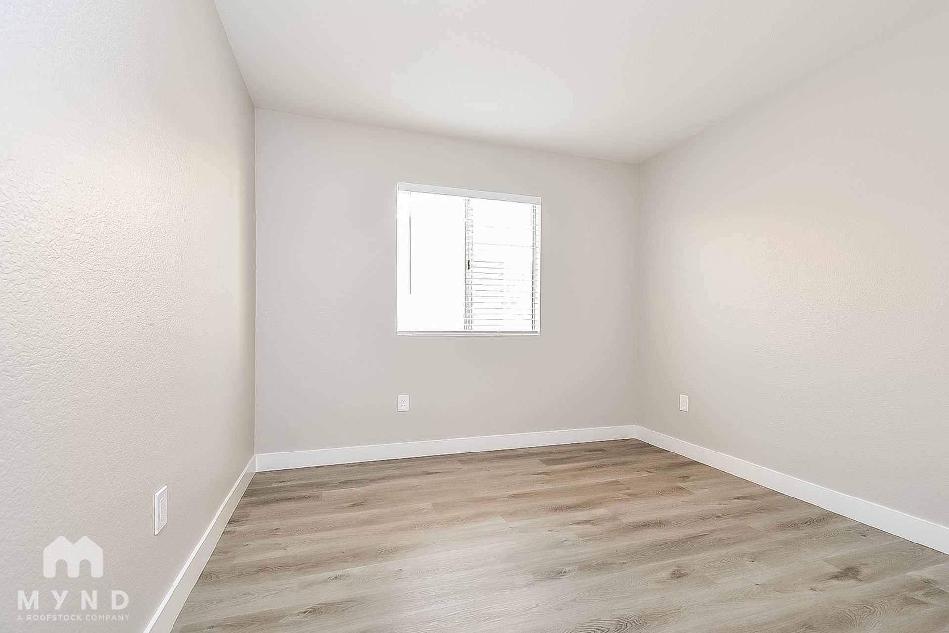 Building Photo - 5304 Del Lago Dr