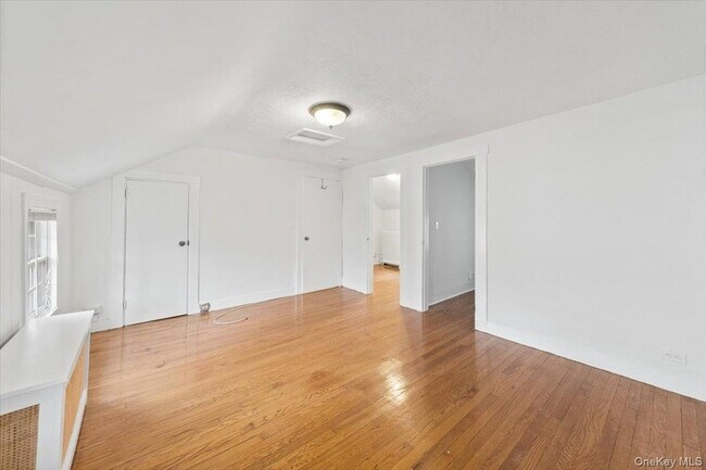 Building Photo - 9 N Dearman St
