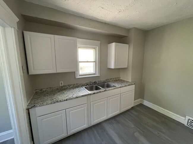 Building Photo - SECTION 8 and EDEN ACCEPTED!! Newly Renovated 4BR Home with Tons of Space!