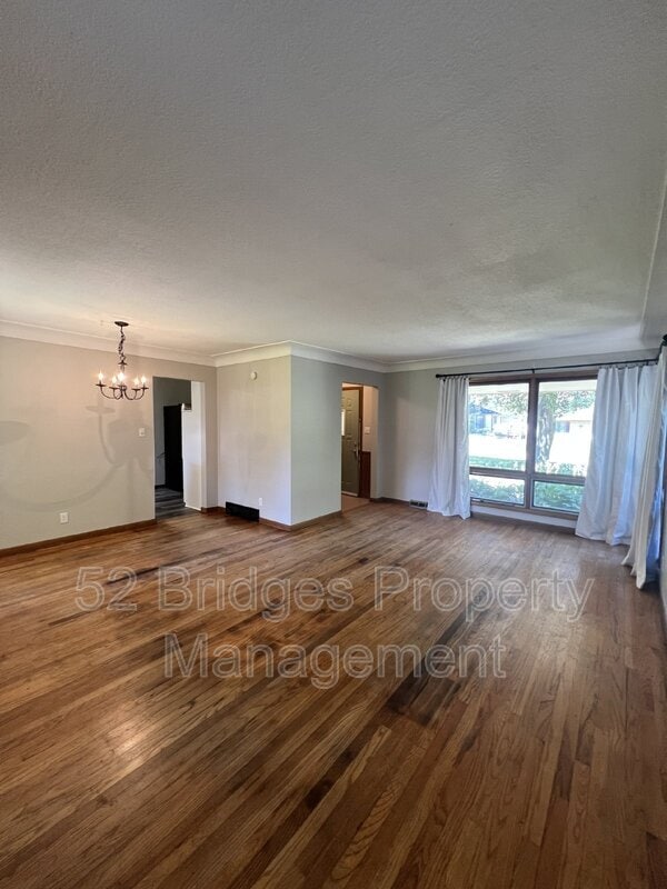 Building Photo - 3122 Shawnee Ave