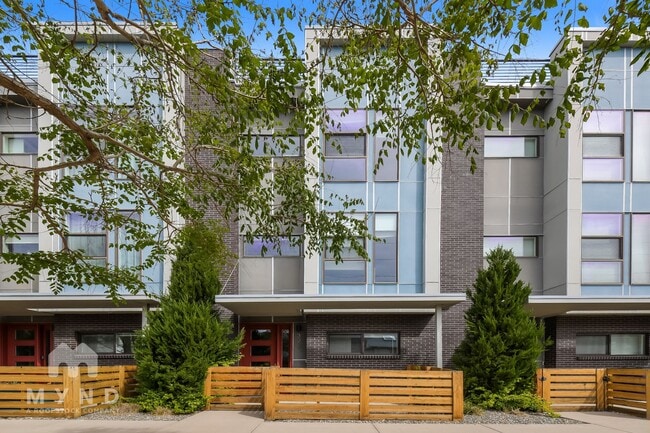 Building Photo - 3325 W 18th Ave