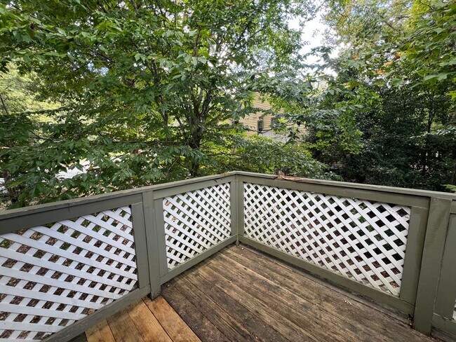 Building Photo - Charming Two-Story 2BD, 2.5BA Raleigh Cond...