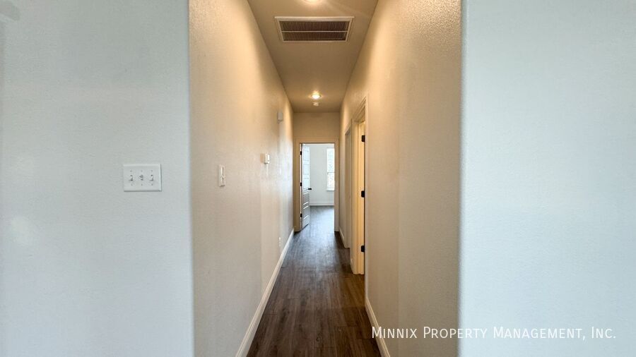 Building Photo - 2009 102nd St