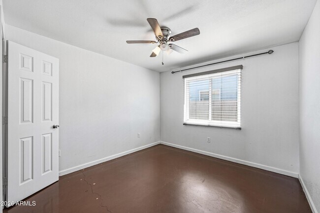 Building Photo - 4326 N 13th Pl