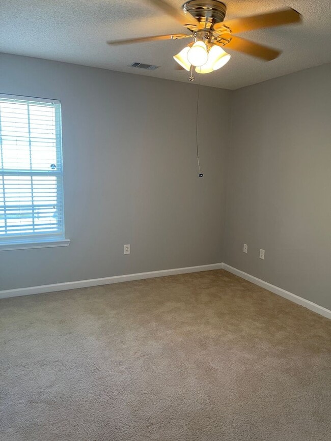 Building Photo - Discover Your Ideal Family Home in Pooler, Georgia!