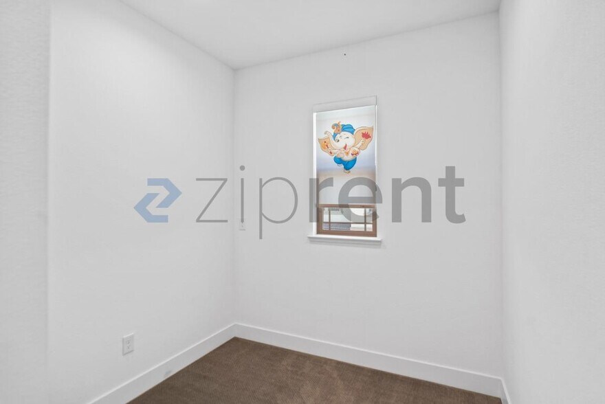 Building Photo - Unit