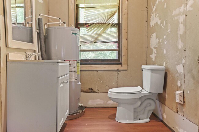 Building Photo - 312 Wilder Rd