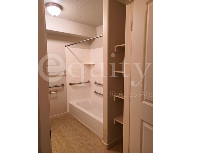 Building Photo - 1055 W 1033 N St