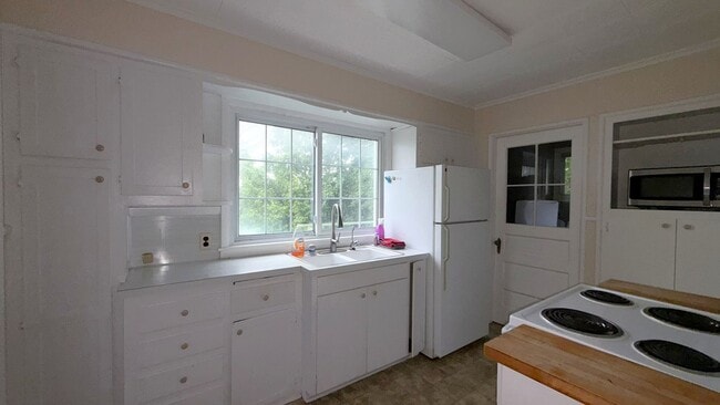 Building Photo - Charming Home in the Heart of OMP Wine Country