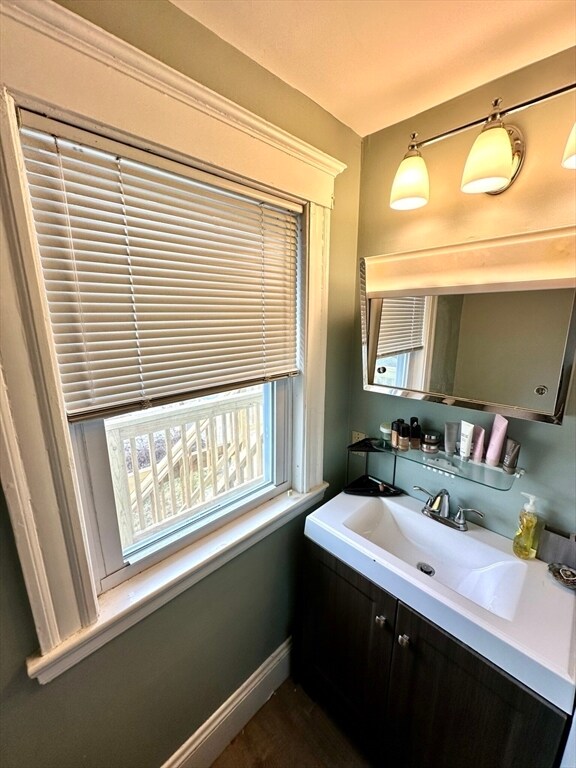 Building Photo - 156 Main St