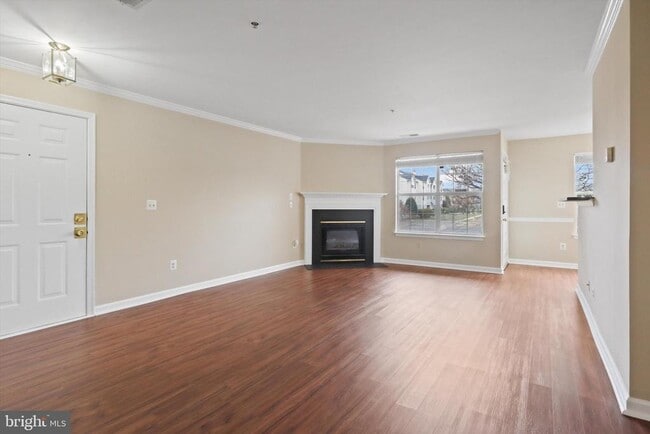 Building Photo - 8058 Lisle Dr