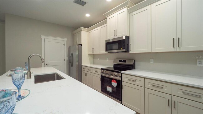 Building Photo - 6454 Freeport Dr