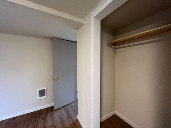 Building Photo - 2 Bed 1 Bath home in Powellhurst-Gilbert! In Unit Laundry and Private yard!