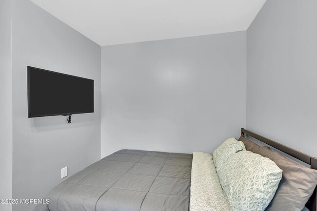 Building Photo - 401 Overlook Dr