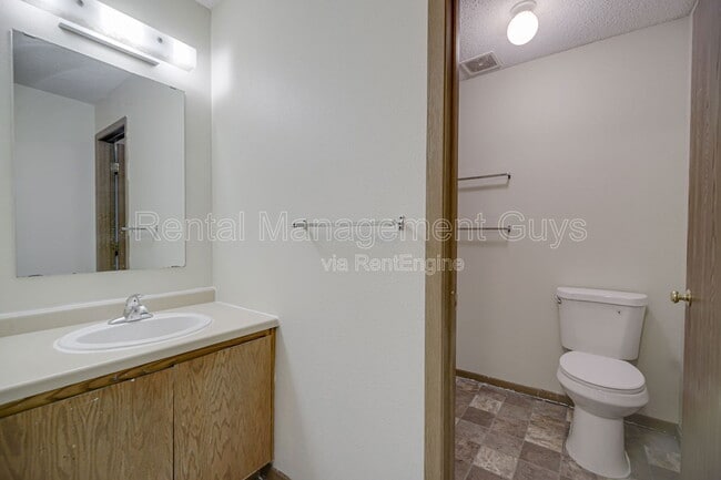 Building Photo - 434 1st Ave NE