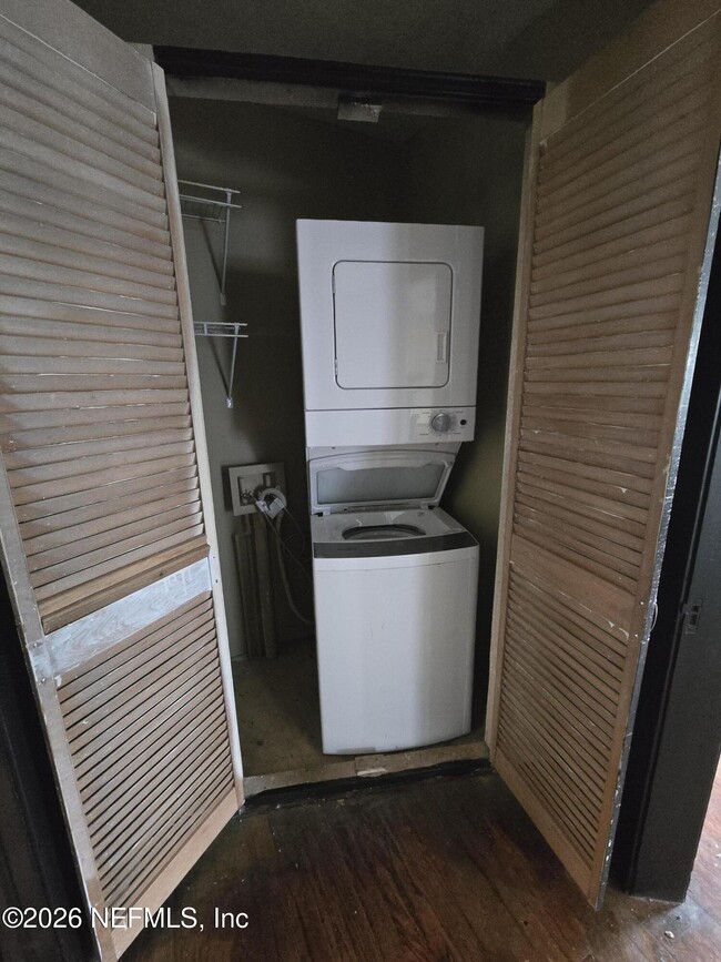 Building Photo - 41 Tallulah Ave