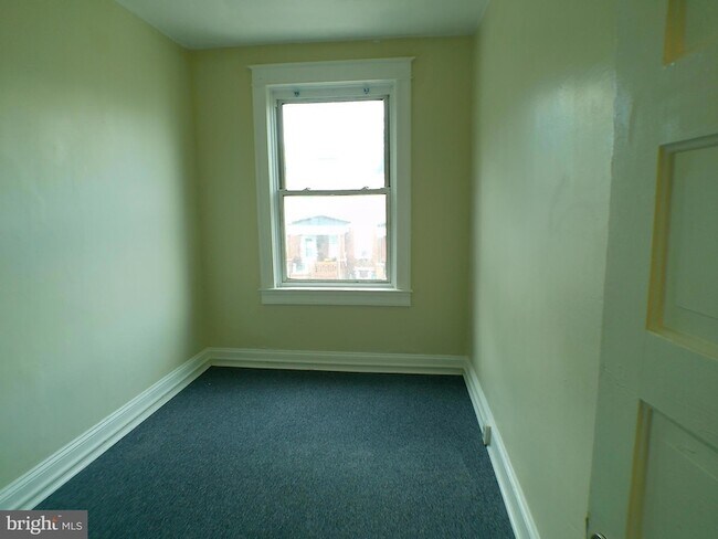 Building Photo - 3509 W Franklin St