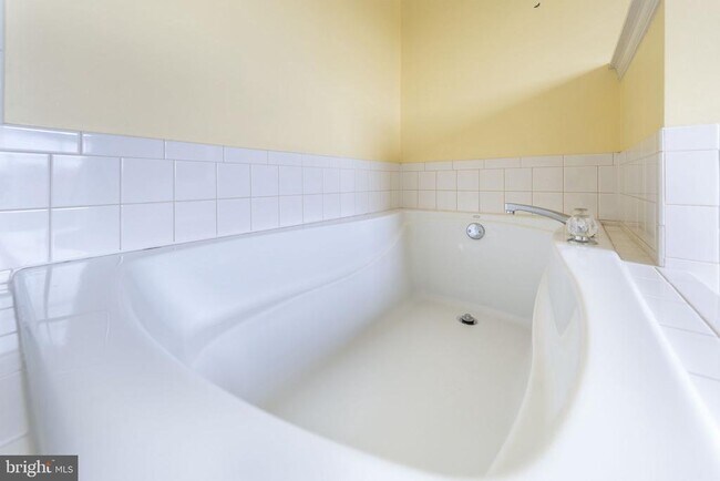 Building Photo - 1605 Potomac Greens Dr