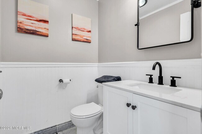 Building Photo - 658 Driftwood Pl