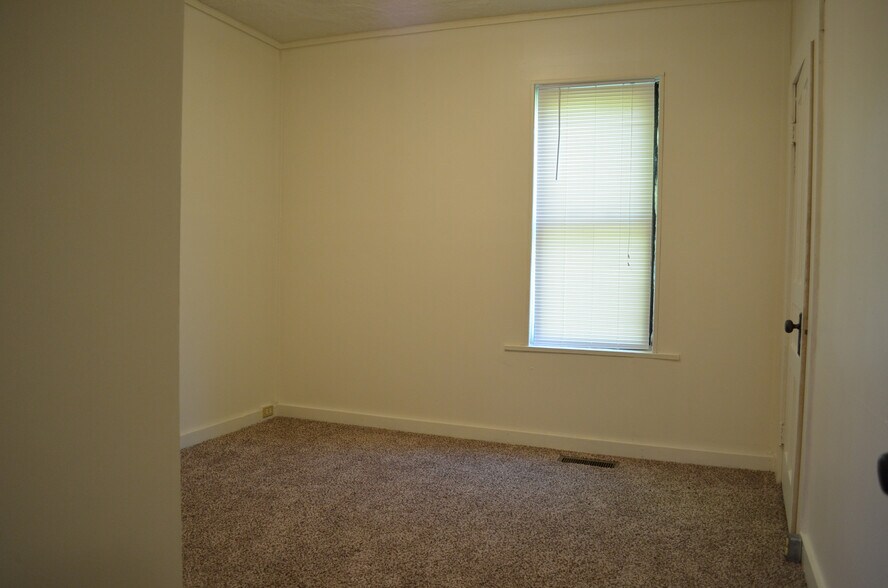 Building Photo - 48 Converse St