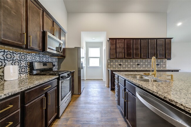 Building Photo - 20451 Green Mountain Dr
