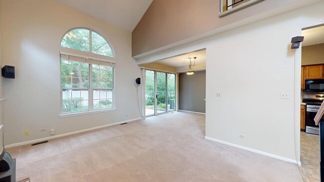 Building Photo - 1237 Cranbrook Dr