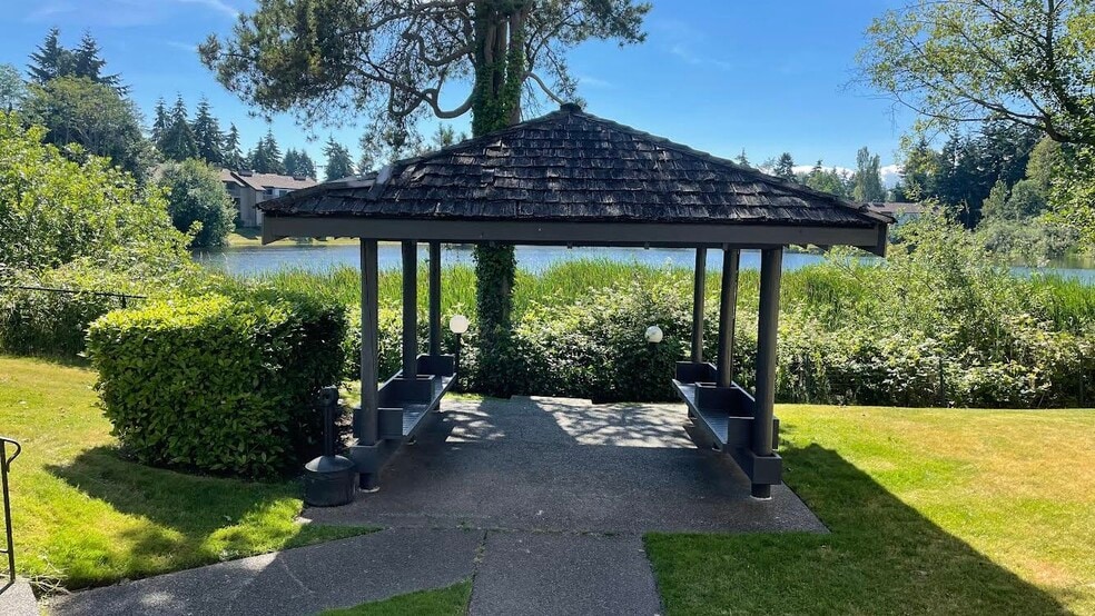 Community gazebo - 31003 14th Ave S
