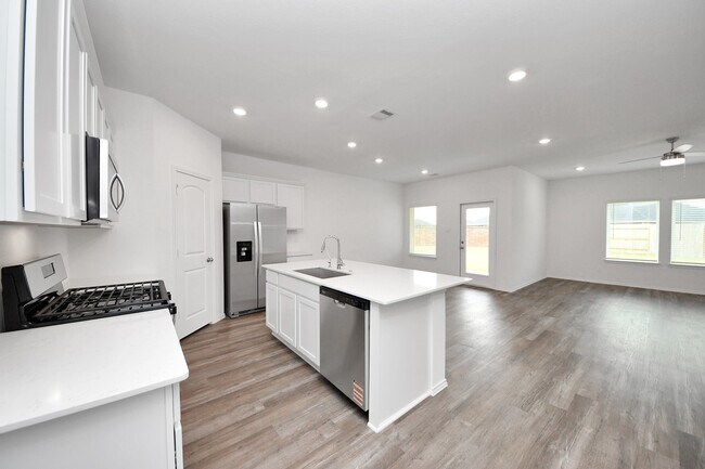 Building Photo - 6127 Ginevra Summers Dr