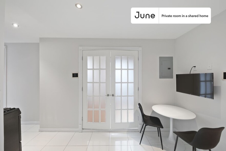 Building Photo - Room in Shared 3 bed/1 bath home in Upper West Side