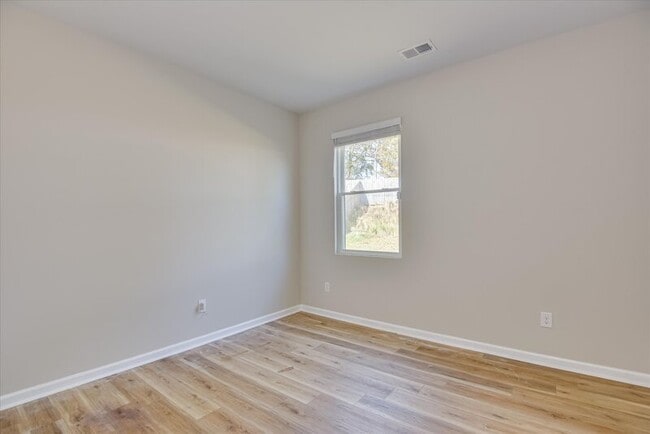 Building Photo - 6099 Whitewater Dr