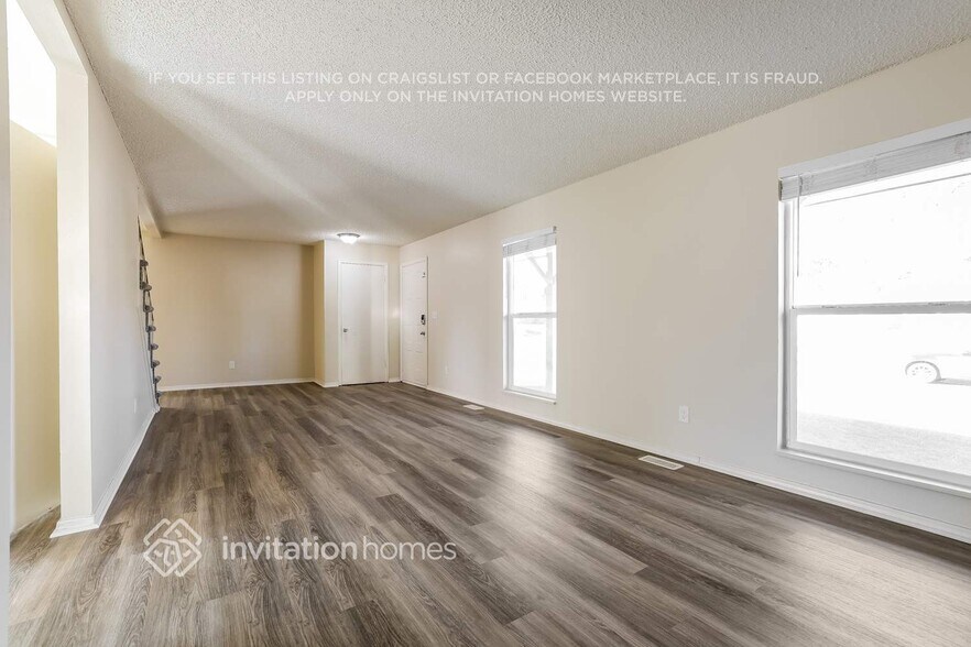 Building Photo - 2690 Ridge Dr